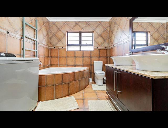4 BEDROOM FREEHOLD FOR SALE IN BRACKENDOWNS